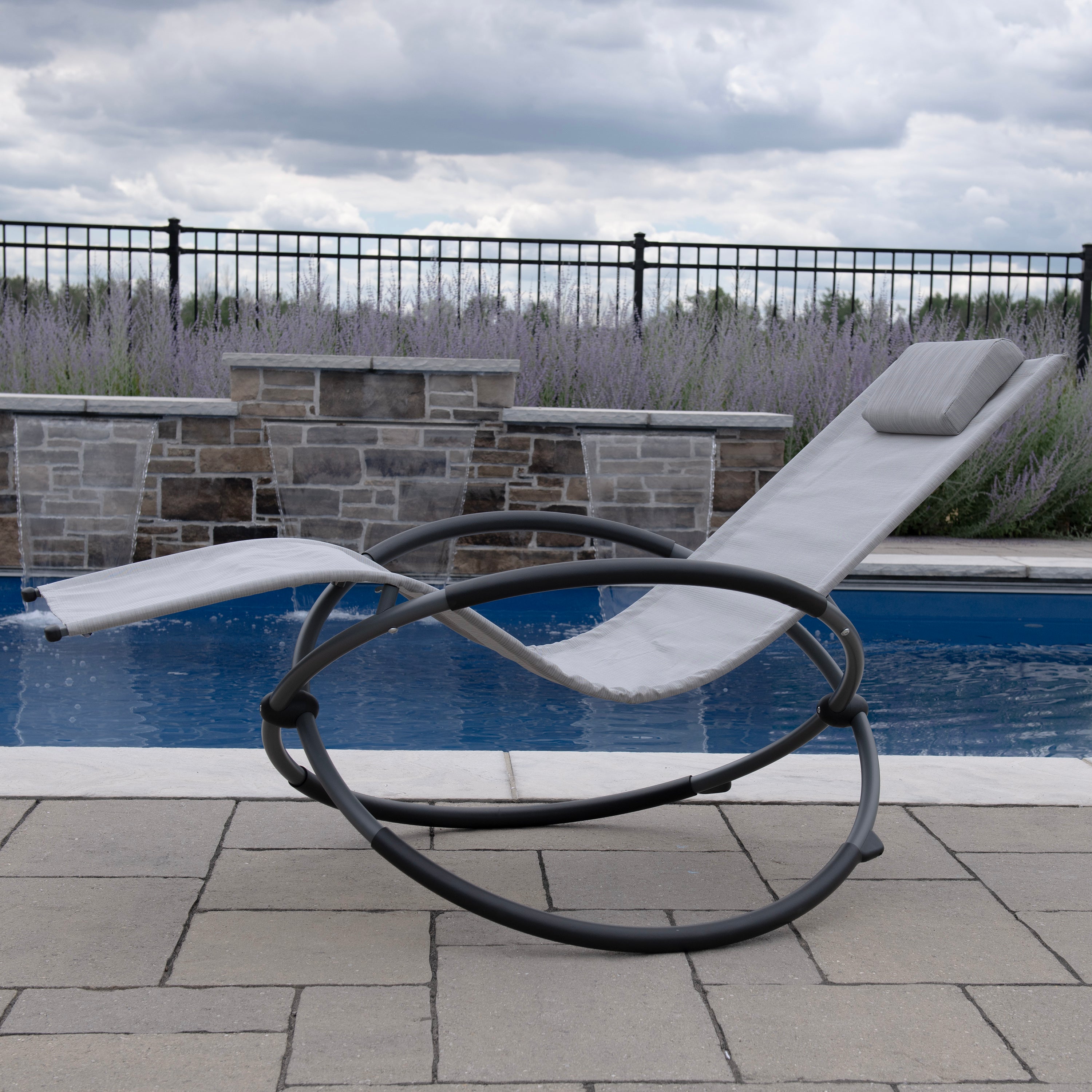 Orbital Phifer ® & Steel Lounger - Haven