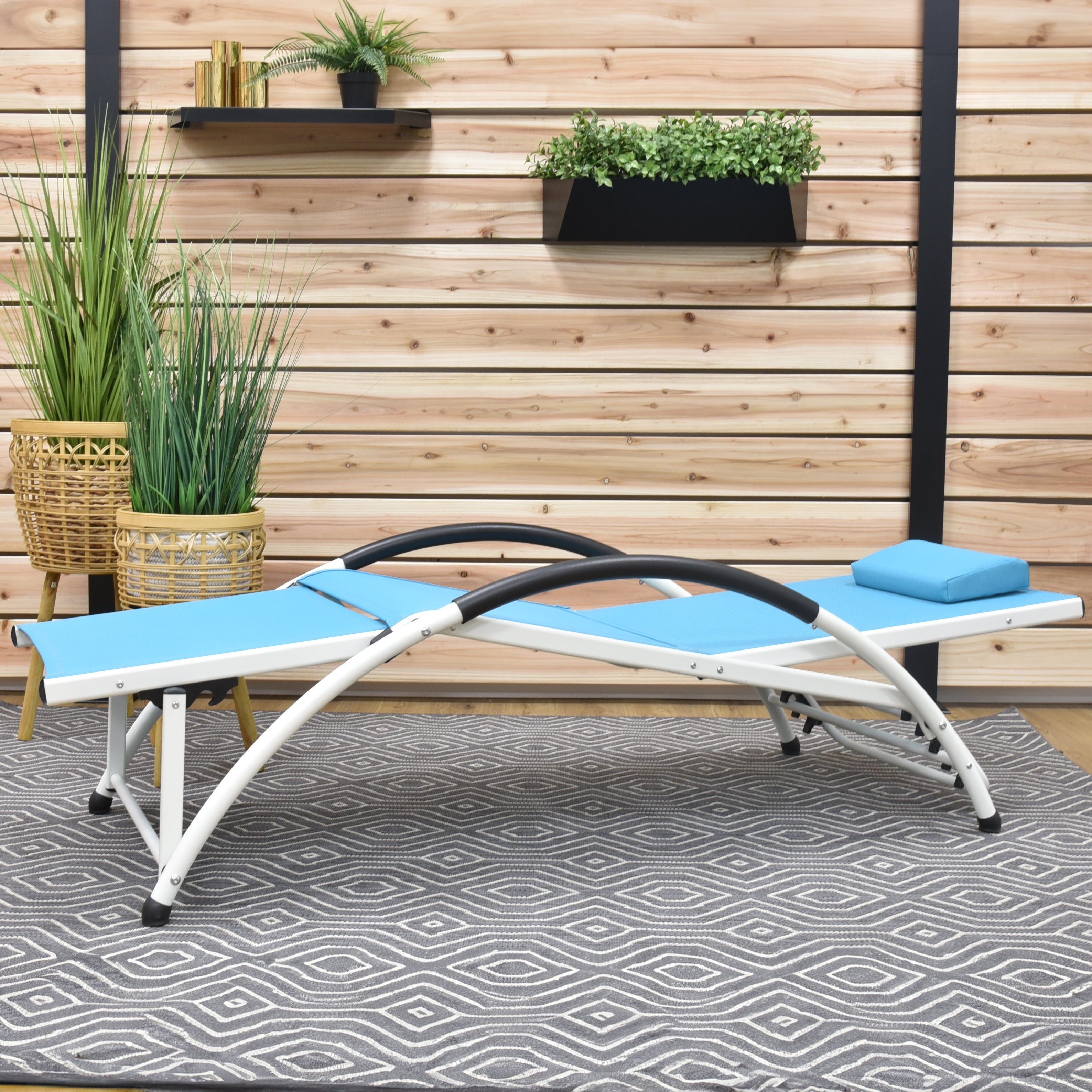 Dockside Sun Lounger - Aluminum True Turquoise