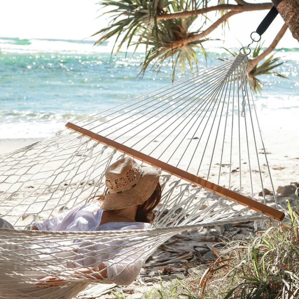 poly20-polyster-spreader-rope-hammock-beach.jpg
